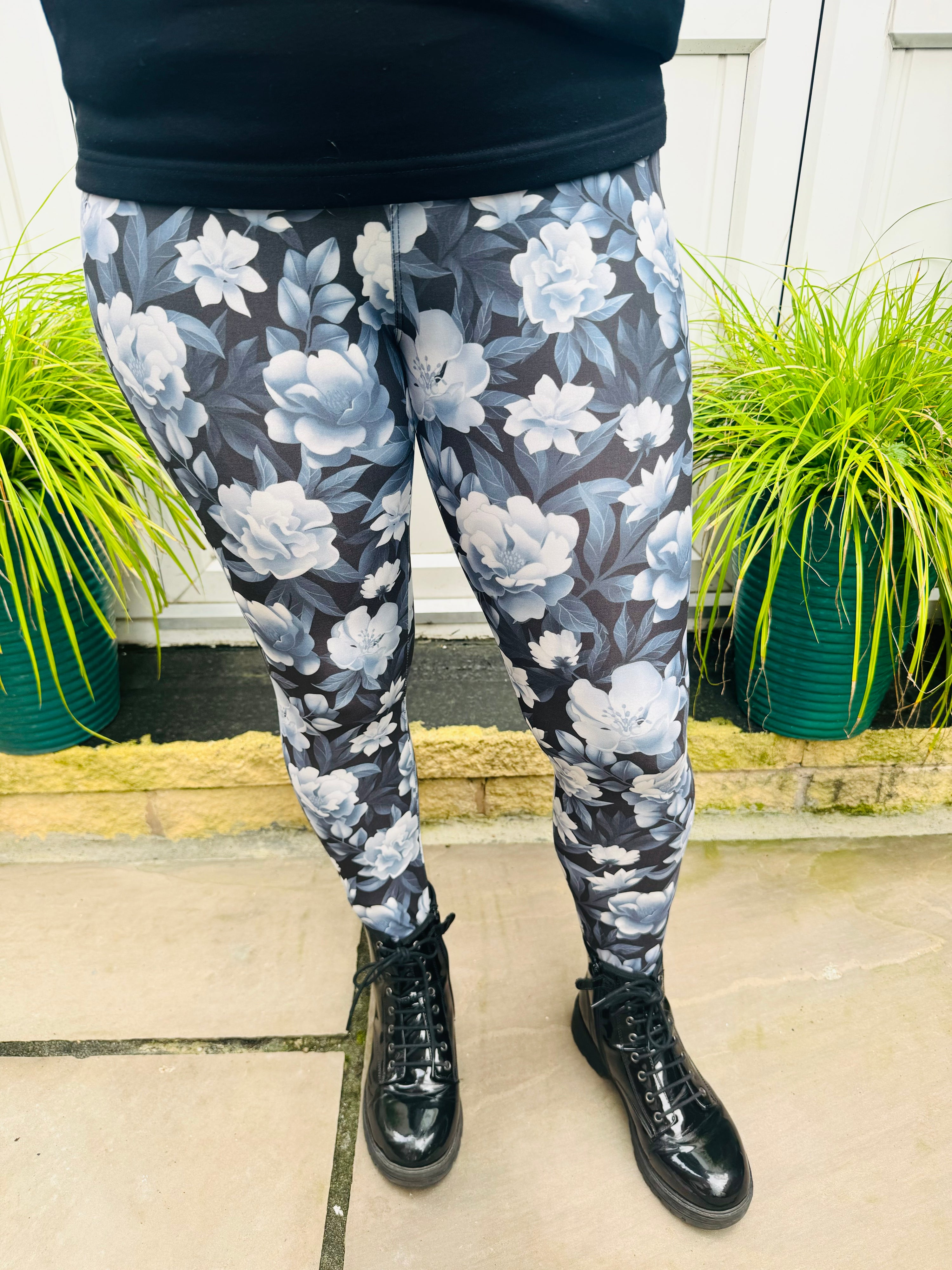 Brooding Blossoms CASUAL Leggings